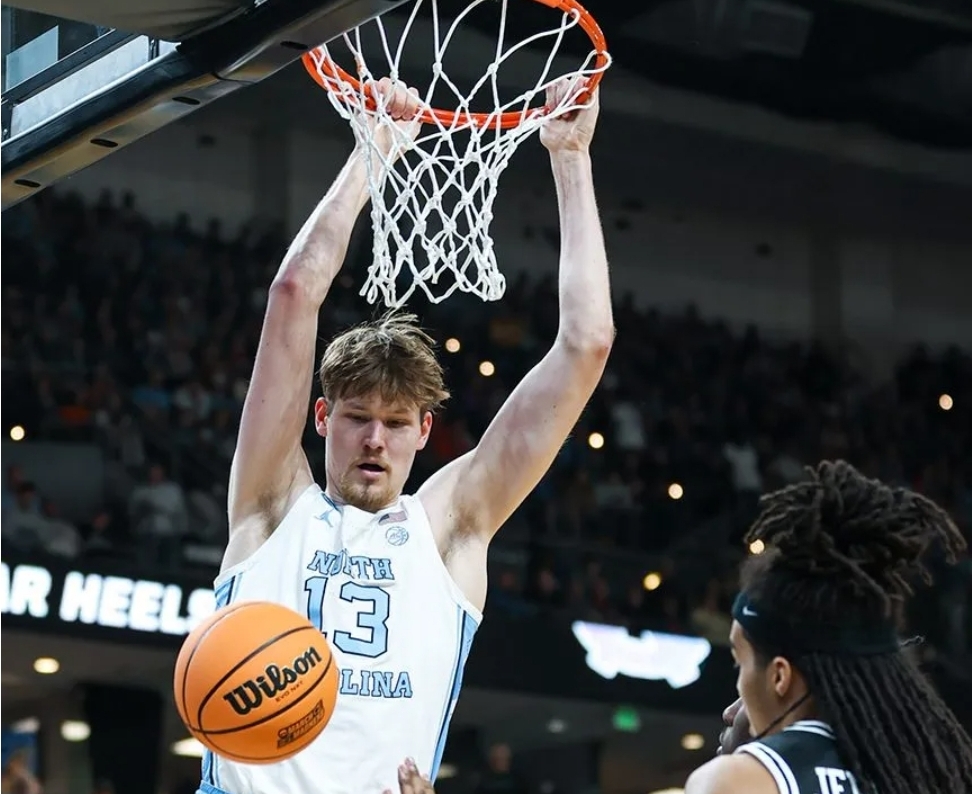Veesaar tears right ACL, expected to miss entire season