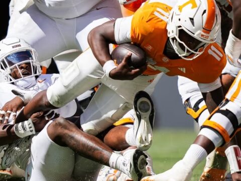 Colin Simmons’ 5-sack day marred only by a vulgar celebration when he mimics urinating on field Colin Simmons’ 5-sack day marred only by a vulgar celebration when he mimics urinating on field