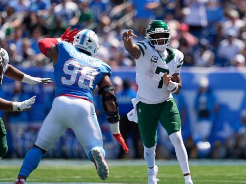A new coach, a changed roster, and the same result: Titans stumble in opening their season A new coach, a changed roster, and the same result: Titans stumble in opening their season