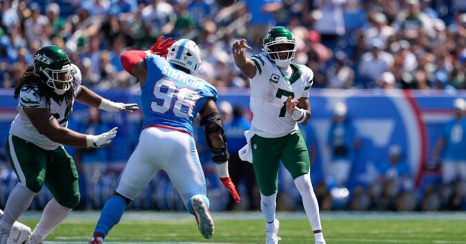 A new coach, a changed roster, and the same result: Titans stumble in opening their season
