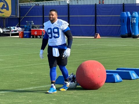 Aaron Donald expects to play for Rams on Monday night against Giants