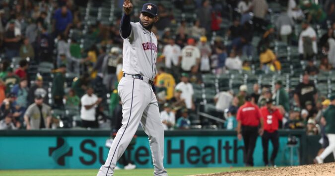Alvarez and Moreno win batting titles, Misiorowski leads majors in ERA and strikeouts