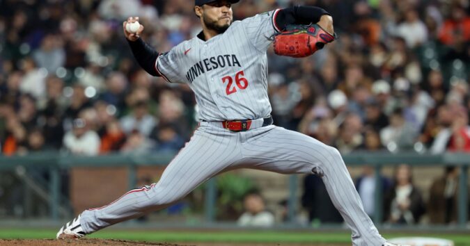 Bradley passes 200 strikeouts, pitches Twins to 3-2 win over Giants