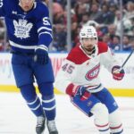 Carrier's goal late in the 3rd period helps Canadiens beat Maple Leafs 3-2