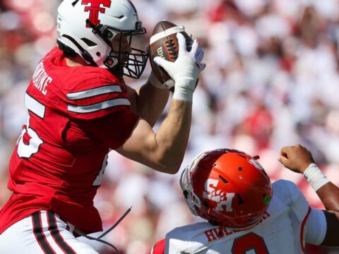 Double pick-6s: Texas Tech LB Austin Romaine returns 2 interceptions for TDs on consecutive passes