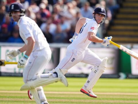 England pile on the pain by stretching lead over Pakistan to 166 runs on Day 2