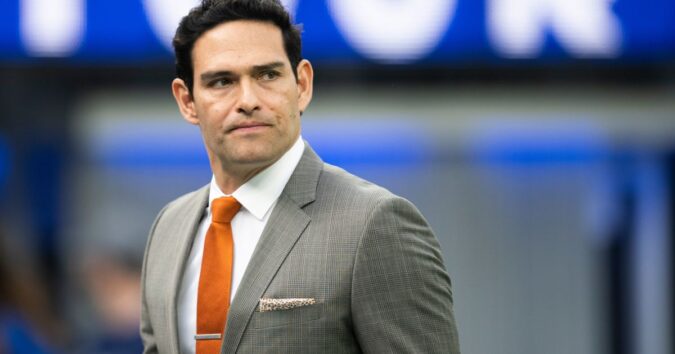 Ex-Fox Sports analyst Mark Sanchez plans guilty plea to charges stemming from fight outside hotel