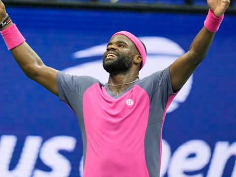 Frances Tiafoe comes from 2 sets down to beat Michelsen and reach the US Open semifinals