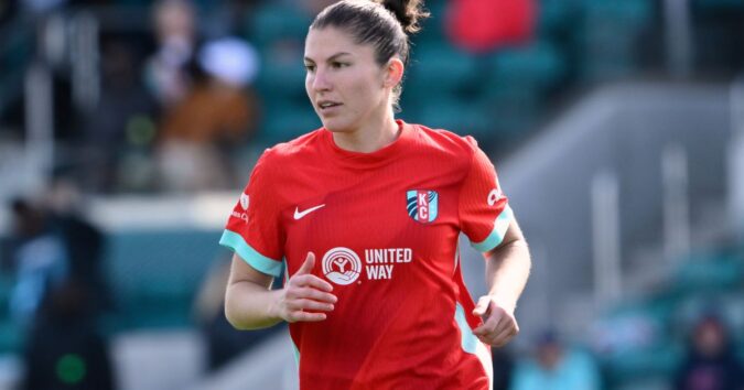 Gambone scores late goal in the Legacy's 2-1 victory over the Royals