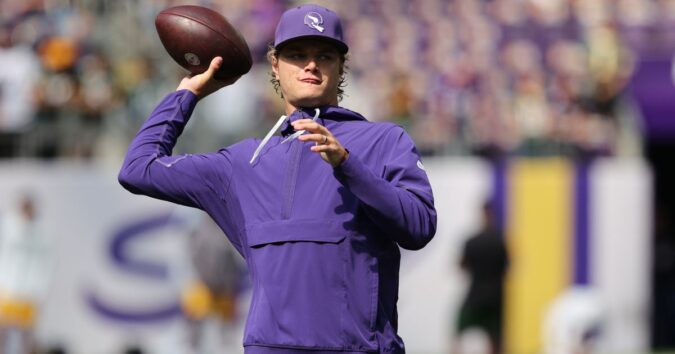 Giants acquire quarterback J.J. McCarthy from the Vikings for a 2027 fifth-round pick Giants acquire quarterback J.J. McCarthy from the Vikings for a 2027 fifth-round pick