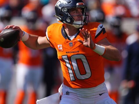 Jaylen Waddle’s quiet Denver debut flips into a 138-yard day in a Broncos' 20-13 comeback over Jags