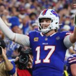 Josh Allen opens the Bills' new stadium with a 5-TD outing in a 41-31 win over the Lions