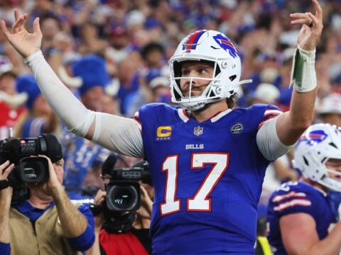 Josh Allen opens the Bills' new stadium with a 5-TD outing in a 41-31 win over the Lions