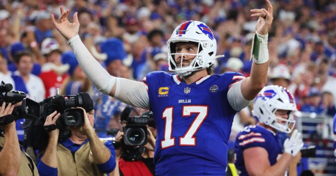 Josh Allen opens the Bills' new stadium with a 5-TD outing in a 41-31 win over the Lions
