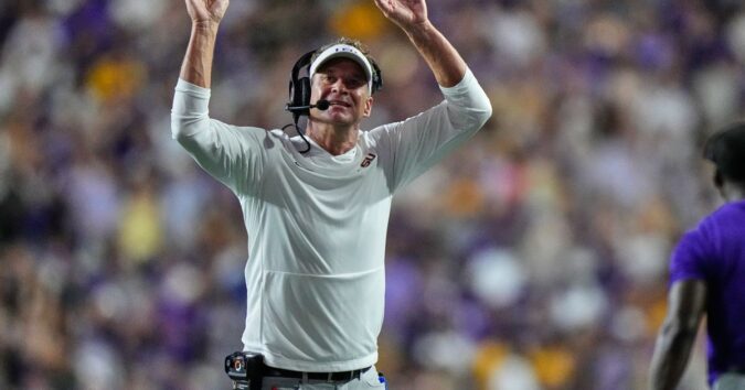 Lane Kiffin’s debut with No. 11 LSU matches the hype in a 51-10 victory over outmatched Clemson Lane Kiffin's debut with No. 11 LSU matches the hype in a 51-10 victory over outmatched Clemson