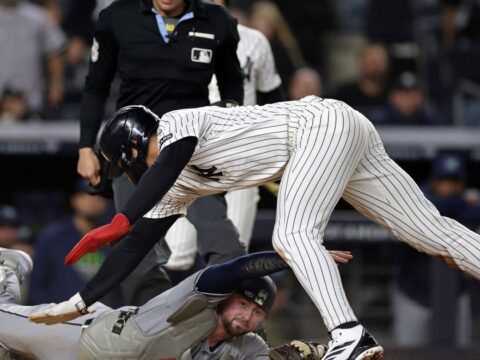 Lombard’s incredible slide, tiebreaking homer lift Yanks over Rays. Schlitter finishes with 1.95 ERA
