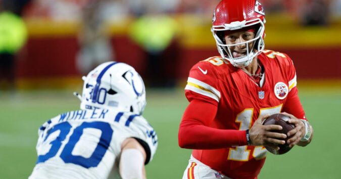 Mahomes and Walker shine, Butker hits winning 40-yarder as Chiefs beat Colts 33-30 in OT
