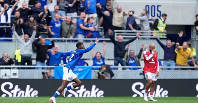 Man United stunned in added time to draw 2-2 at Everton in the Premier League