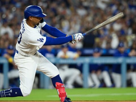 Mookie Betts' late home run rallies Dodgers past Nationals, 7-5