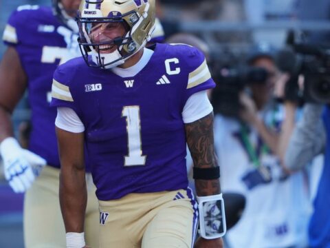 No. 17 Washington struggles on offense but pulls out 24-10 Apple Cup win over Washington State