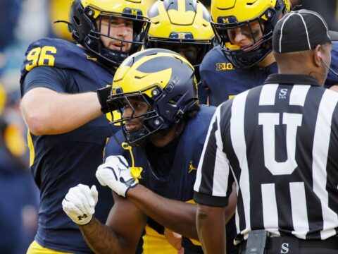 No. 19 Michigan starts shaky, finishes strong in 52-17 win over UTEP No. 19 Michigan starts shaky, finishes strong in 52-17 win over UTEP