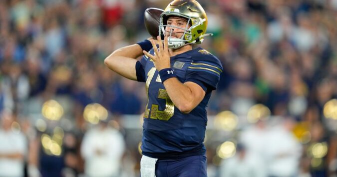 No. 4 Notre Dame overcomes sluggish start to beat Wisconsin 41-13 at Lambeau Field