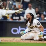 Padres rout Cubs 8-0 in emphatic Wild Card opener with Tatis' leadoff homer, King's no-hit bid