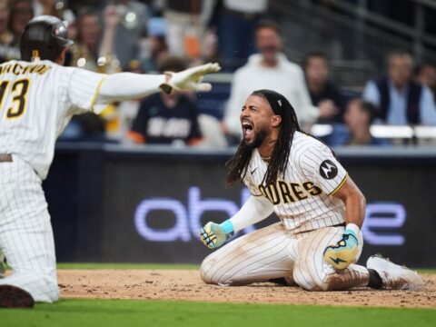 Padres rout Cubs 8-0 in emphatic Wild Card opener with Tatis’ leadoff homer, King’s no-hit bid