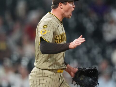Padres stretch winning streak to 8 as Machado and Tatis homer in 8-7 victory over Rockies