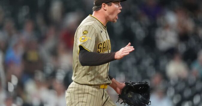 Padres stretch winning streak to 8 as Machado and Tatis homer in 8-7 victory over Rockies