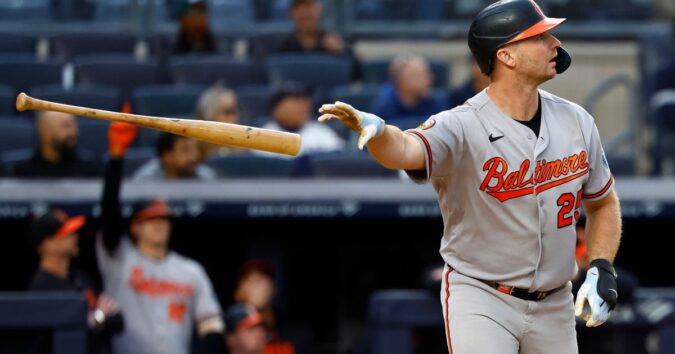 Pete Alonso homers twice to take over AL lead as Orioles rout Yanks 10-2 in doubleheader opener
