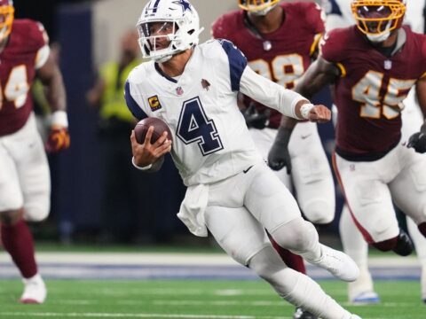 Prescott throws 4 TD passes as Cowboys beat Commanders, who again lose Daniels to dislocated elbow