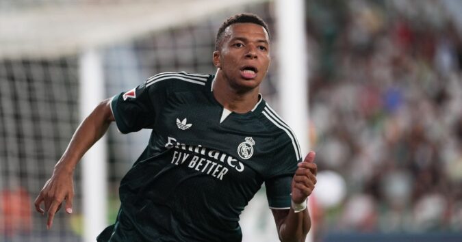 Real Madrid pulls off late La Liga win after squandering 2-goal lead at Elche. Mbappé scores again
