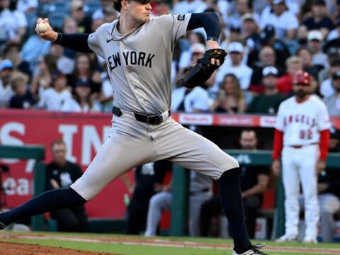 Schlittler sharp, the Yankees score 5 2-out runs in the 10th in a 6-3 win over the Angels