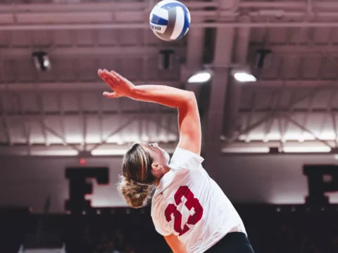Smith Leads Wolfpack's Reverse Sweep of Niners, Capping Undefeated Weekend