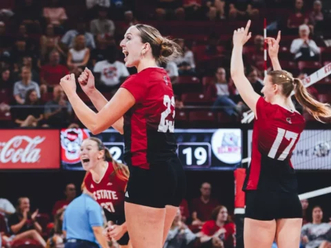 Smith Propels Pack Past Bruins in Sunday Sweep Smith Propels Pack Past Bruins in Sunday Sweep