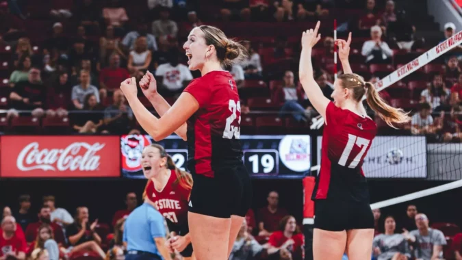 Smith Propels Pack Past Bruins in Sunday Sweep