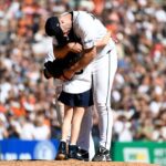 Verlander leaves final start of 21-year career as 7-year-old daughter sprints to the mound for hug