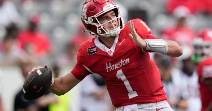 Weigman throws for 305 yards and leads No. 23 Houston to a 33-20 win over Oregon State