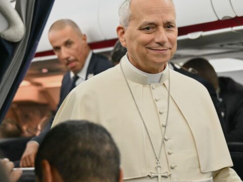 White Sox receive a letter from Pope Leo XIV on day of playoff opener