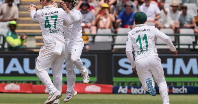 Australia collapses to 60-7 in pursuit of 288 as South Africa closes in on victory in 3rd test