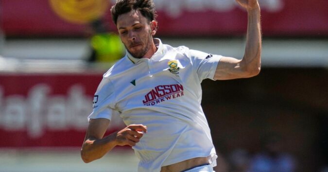 Australia in trouble in second test against South Africa, stumbles to 69-6 at lunch on day four