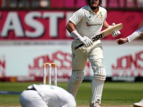Australia sets 421-run target and South Africa struggling at 102-4 on Day 4
