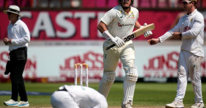 Australia sets 421-run target and South Africa struggling at 102-4 on Day 4