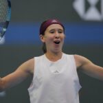 Bartunkova beats Muchova to reach China Open semifinals