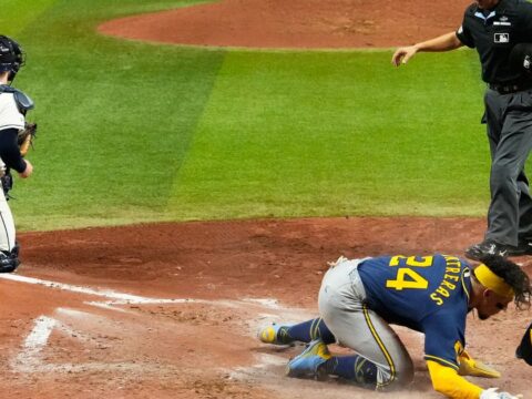 Brewers beat the Rays 4-1 in Game 5 to win the first World Series title in franchise history Brewers beat the Rays 4-1 in Game 5 to win the first World Series title in franchise history