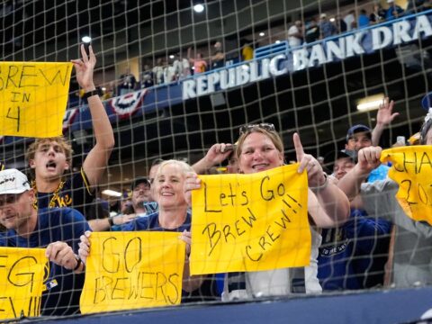 Brewers fans flock to the Trop, eager to celebrate the franchise’s first World Series title