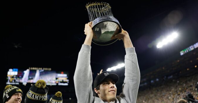 Brewers fans to flood Milwaukee streets for a long-awaited World Series victory parade