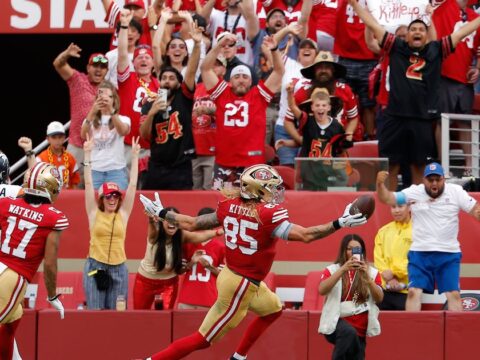 Brock Purdy throws 2 TD passes to lead the undefeated 49ers past the Broncos 24-14 Brock Purdy throws 2 TD passes to lead the undefeated 49ers past the Broncos 24-14