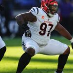 Burrow throws 4 TD passes as Bengals storm past Jackson-less Ravens in 2nd half of 35-13 win Burrow throws 4 TD passes as Bengals storm past Jackson-less Ravens in 2nd half of 35-13 win